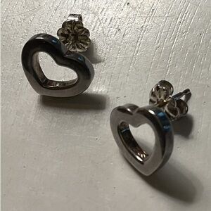 Tiffany and Co.  HOLLOW HEART STUD earrings
